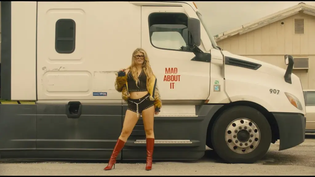 Dasha  Mad About It Mp3 Download